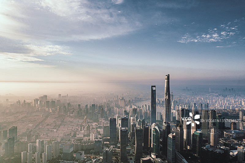 鸟瞰上海天际线图片素材
