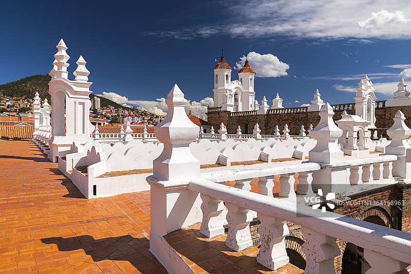 玻利维亚苏克雷的圣费利佩奈里教堂。图片素材