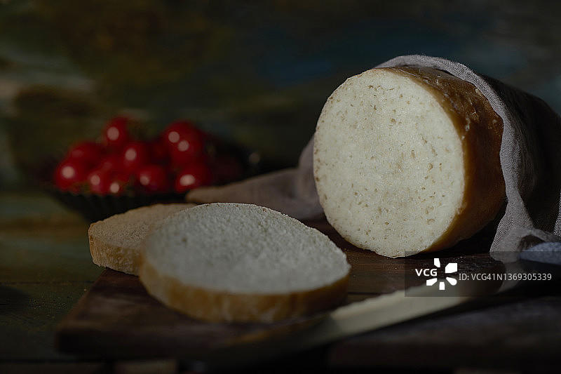 手工面包:豆浆风味的圆筒面包图片素材