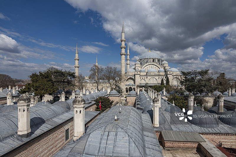 位于土耳其伊斯坦布尔的苏莱曼耶清真寺图片素材