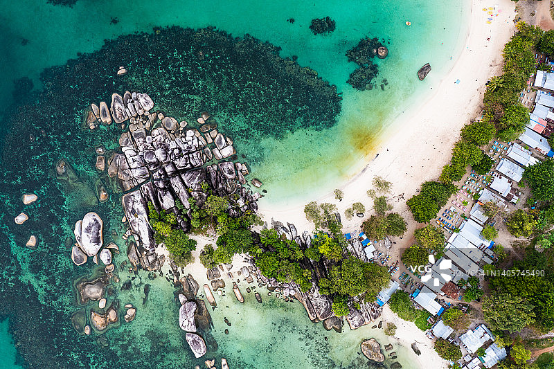 印尼勿里洞岛海滩的俯视视图图片素材