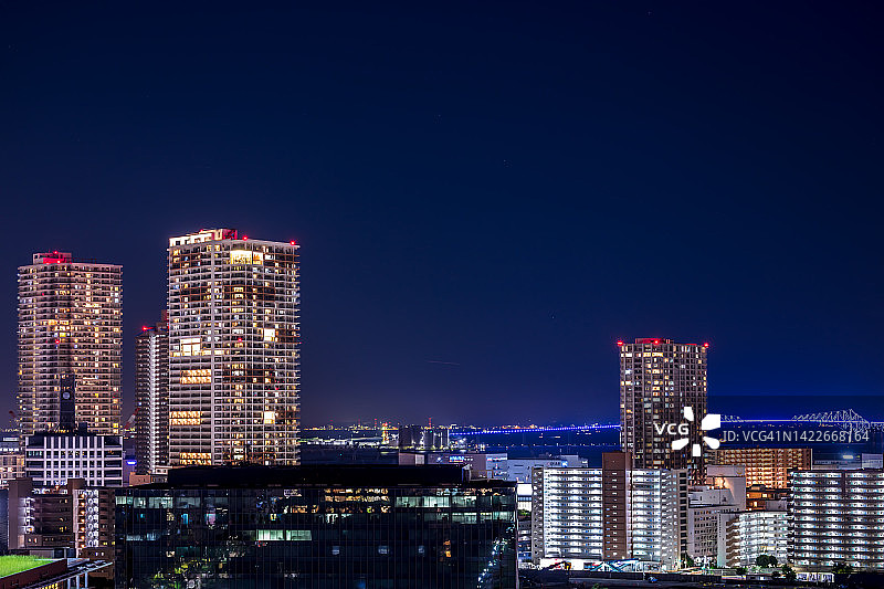 东京夜间城市鸟瞰图的丰寿地区。图片素材