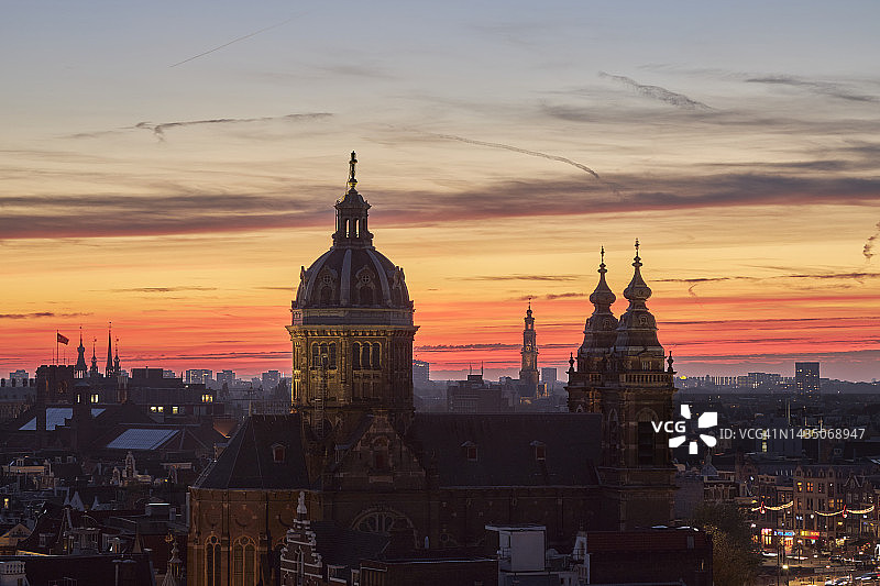 阿姆斯特丹日落时的城市风景图片素材