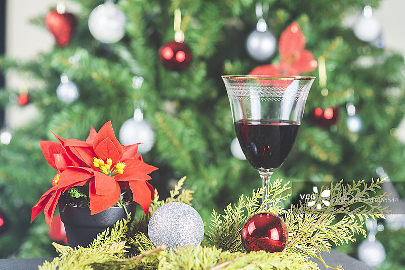 圣诞树和红酒图片素材