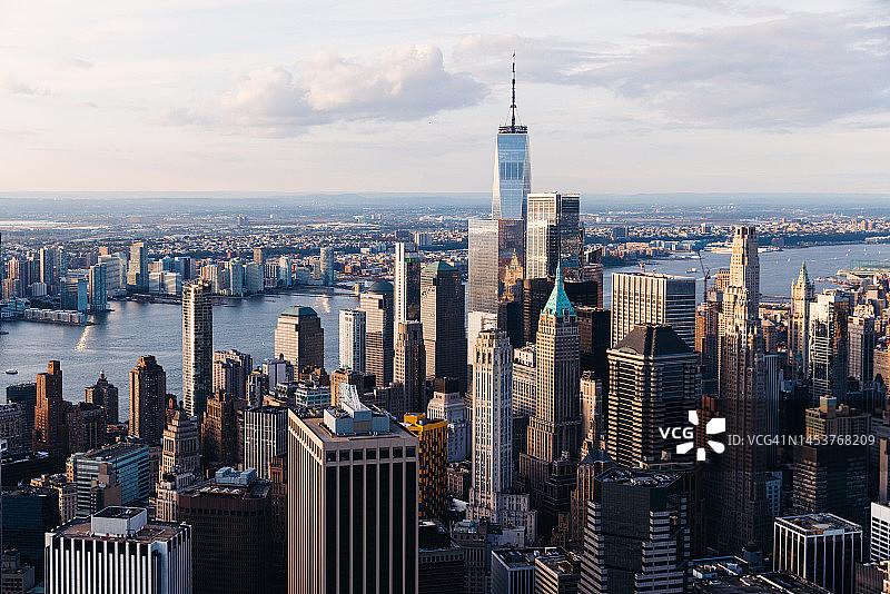 美国纽约市曼哈顿金融区的空中直升机视图图片素材