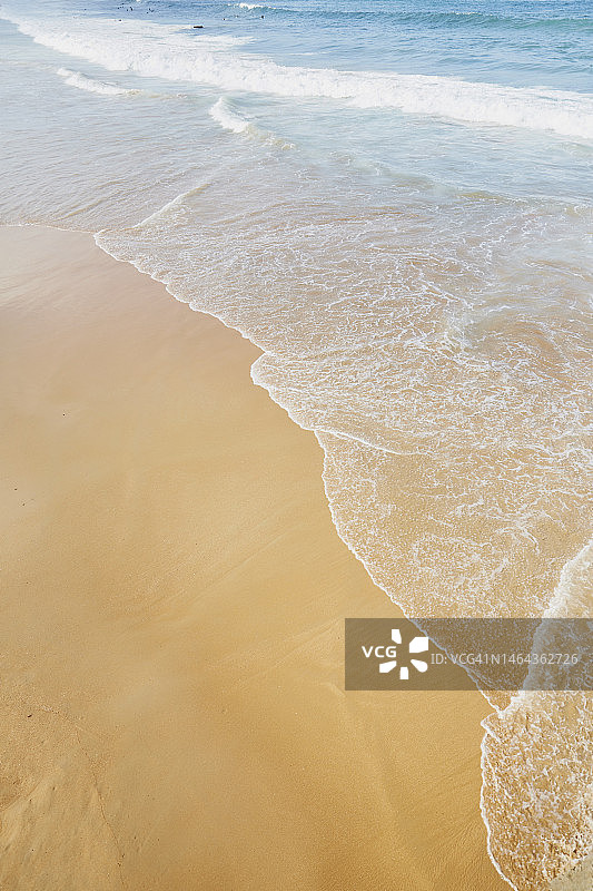 海滩和大海的高角度视图图片素材