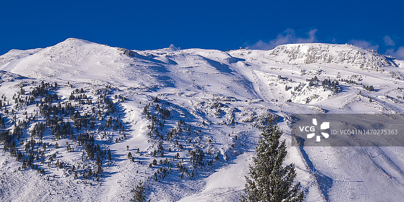 西班牙韦斯卡的坎达丘滑雪场图片素材