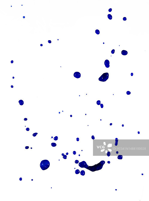 白色背景上蓝色丙烯酸颜料的水滴和飞溅。图片素材