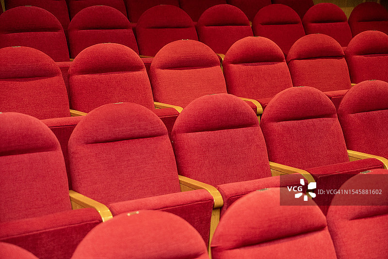 电影院红色的空座位图片素材