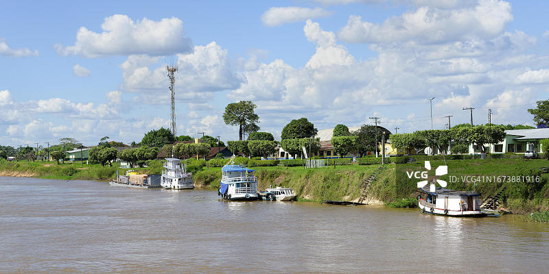 Nova Olinda do Norte，马德拉河沿岸的定居点，亚马逊州，巴西图片素材