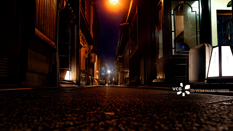 日本京都夜晚的蓬托乔巷子图片素材