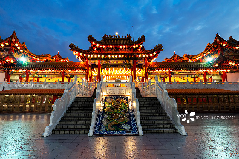 吉隆坡天后寺的夜景图片素材