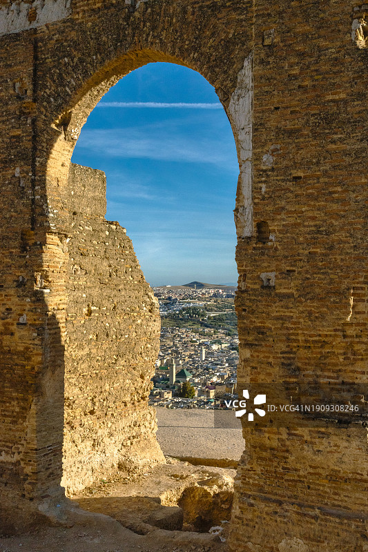 从摩洛哥非斯的苏德堡俯瞰非斯城图片素材