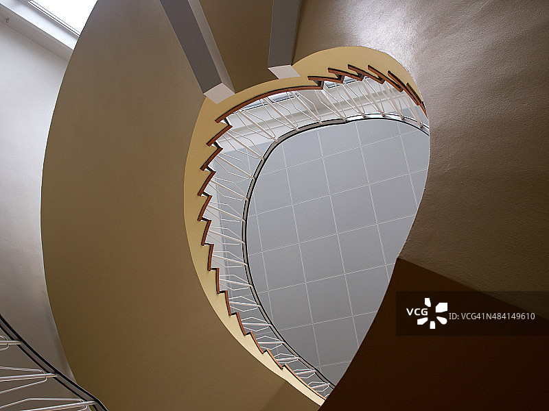 螺旋楼梯的上部视图图片素材