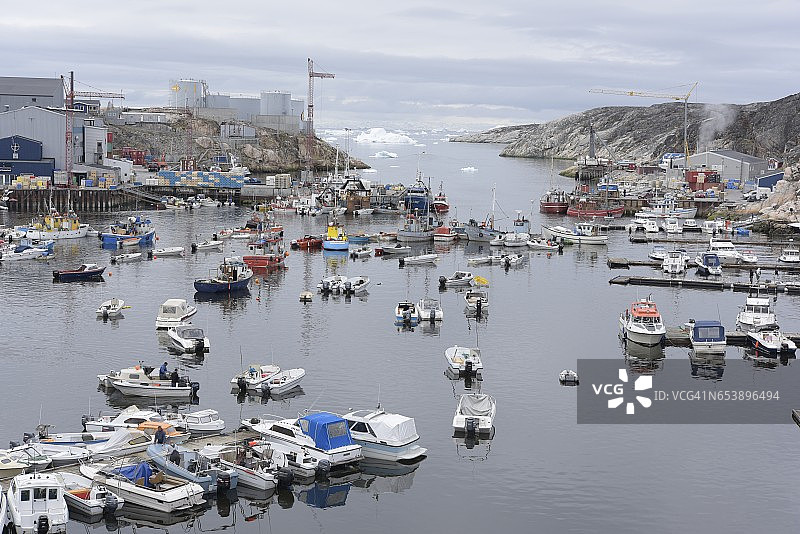 格陵兰岛北冰洋上的冰山图片素材