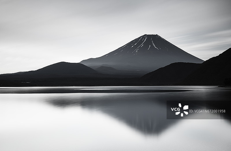 欣尝到富士山美丽和平图片素材
