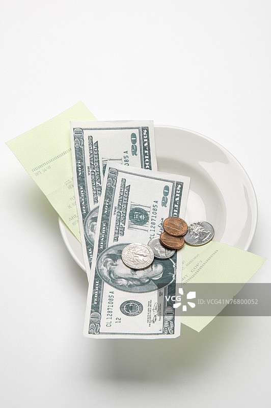 餐厅用账单和钱付菜图片素材