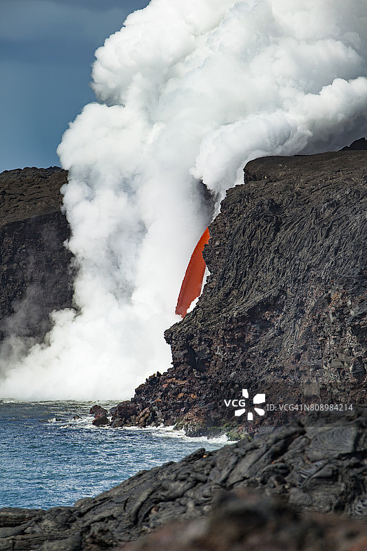 熔岩流入太平洋，卡拉帕纳，大岛，夏威夷图片素材