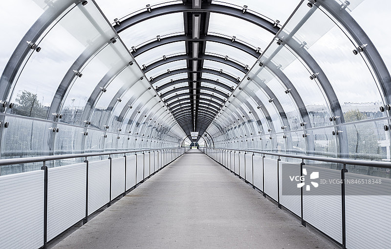 浅蓝色隧道管景-现代建筑图片素材