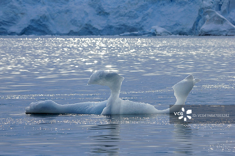 美丽的冰山或浮冰，南极海洋图片素材