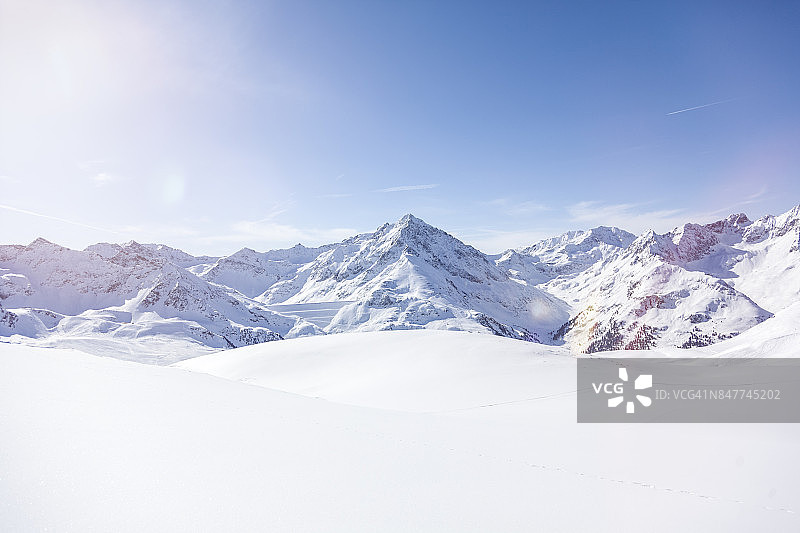 雪山的全景，Kuethai, Tirol，奥地利图片素材