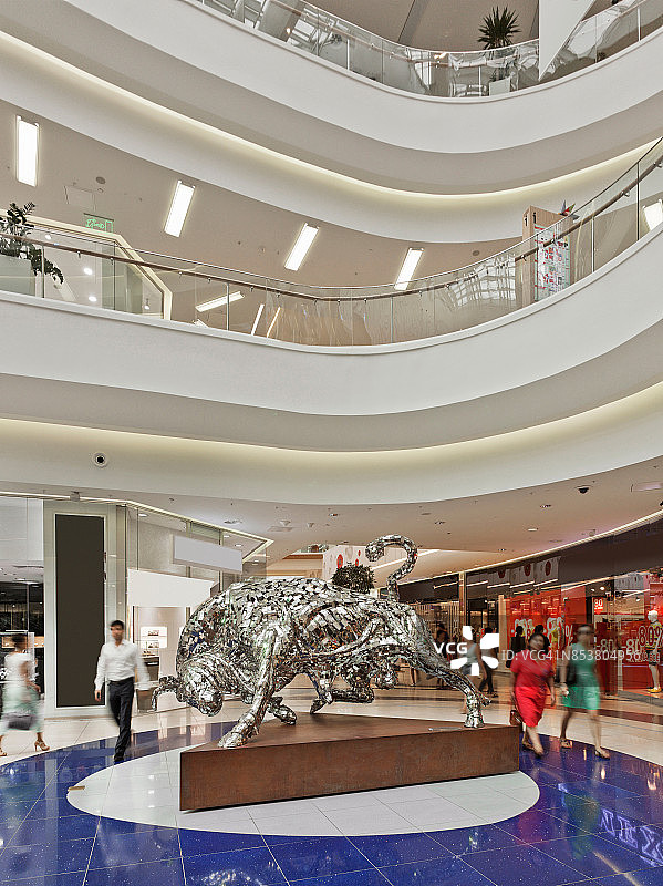阿拉木图一家大型购物中心的室内设计和装饰图片素材