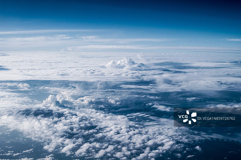 云层在天空大气全景图图片素材