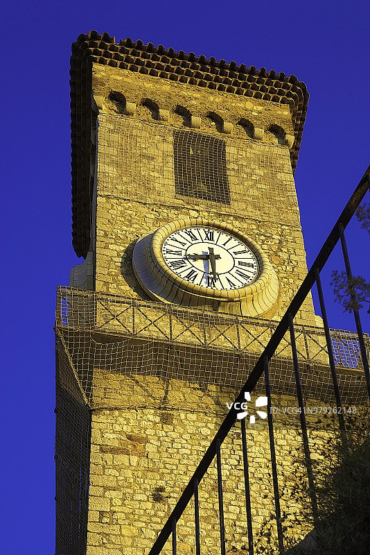 法国戛纳的一座古老钟楼，Provence-Alpes-Côte d’azur。图片素材