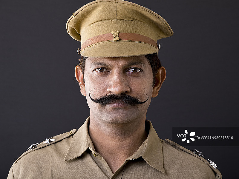穿着制服的印度警察图片素材