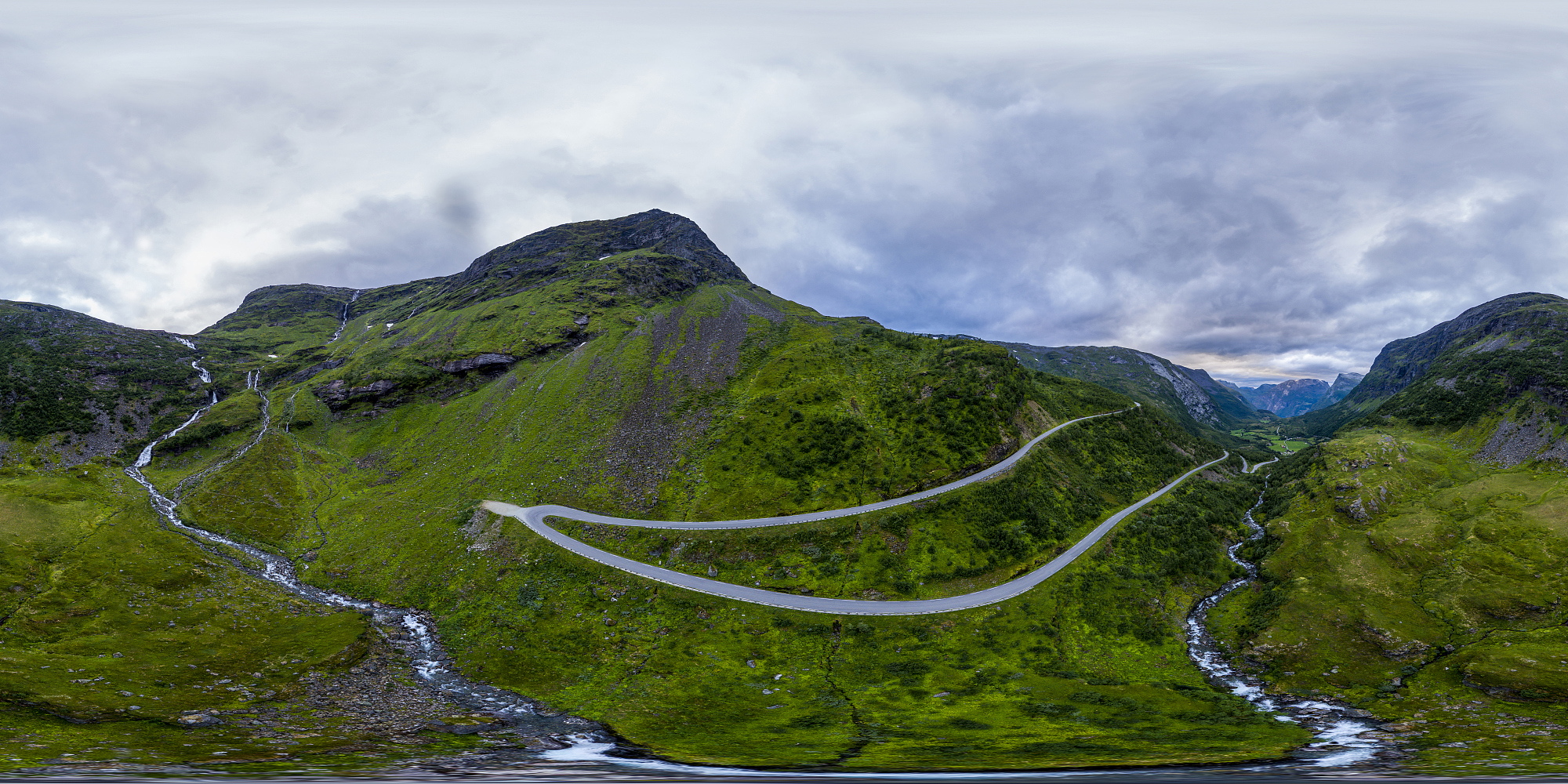 挪威盖兰格Opplendskedalen的360度鸟瞰图图片下载