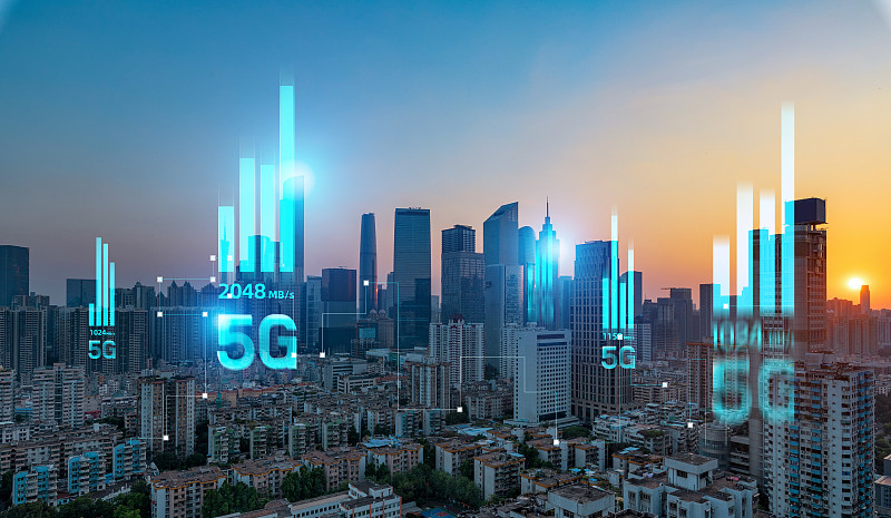 5G网络信号科技快速发展广州CBD摩天大楼城市天际线建筑经济图片素材