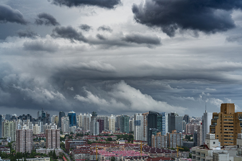 故事天空下的上海天际线图片下载