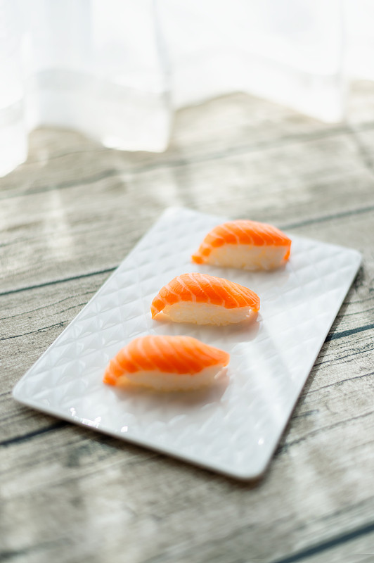 日式三文鱼寿司图片素材