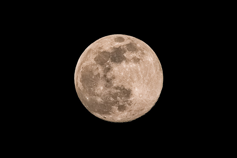 2020年4月7日的“超级月亮”，拍摄于北京。图片下载