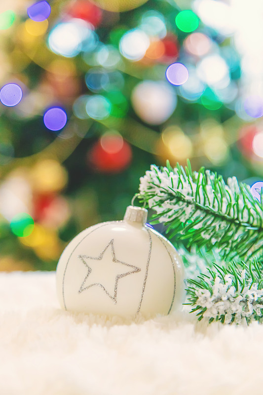 圣诞装饰和圣诞树的背景图片下载