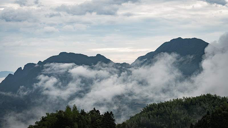 山、雾、朝阳图片下载