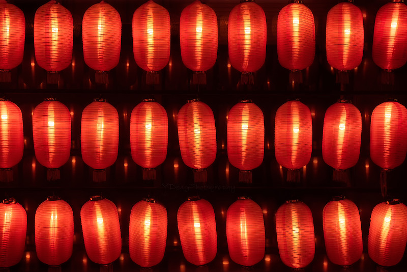 整齐排列的大红灯笼图片下载