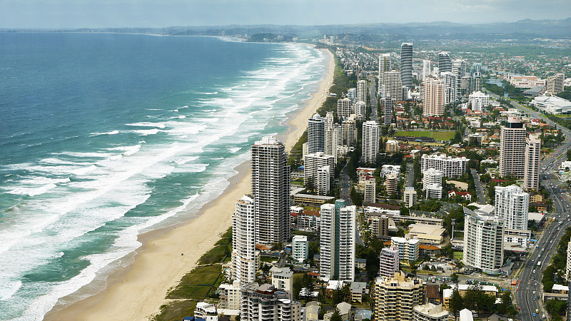俯拍海边城市建筑图片素材