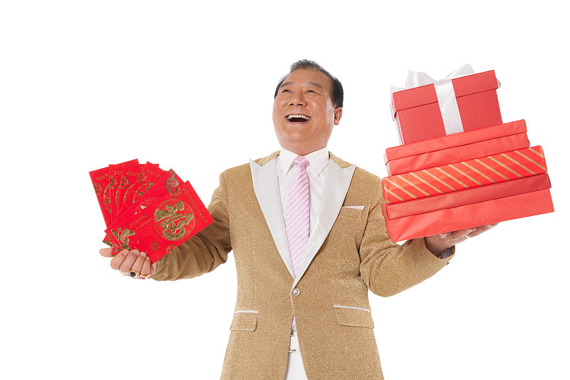 成功男人拿着礼品和红包图片下载