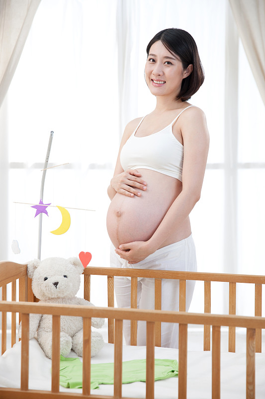 幸福的孕妇图片下载