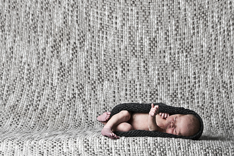 初生女婴(0-1个月)图片素材