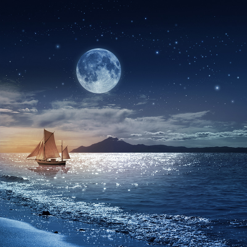 月夜海景随船图片下载