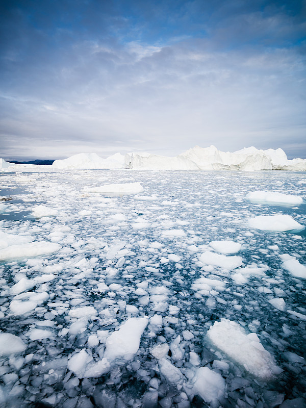 北冰洋格陵兰岛的冰和冰山图片下载