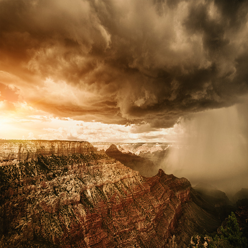 大峡谷国家公园遭遇风暴图片下载