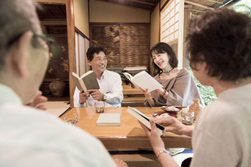 日本京都一家餐厅的年长日本书友会图片下载