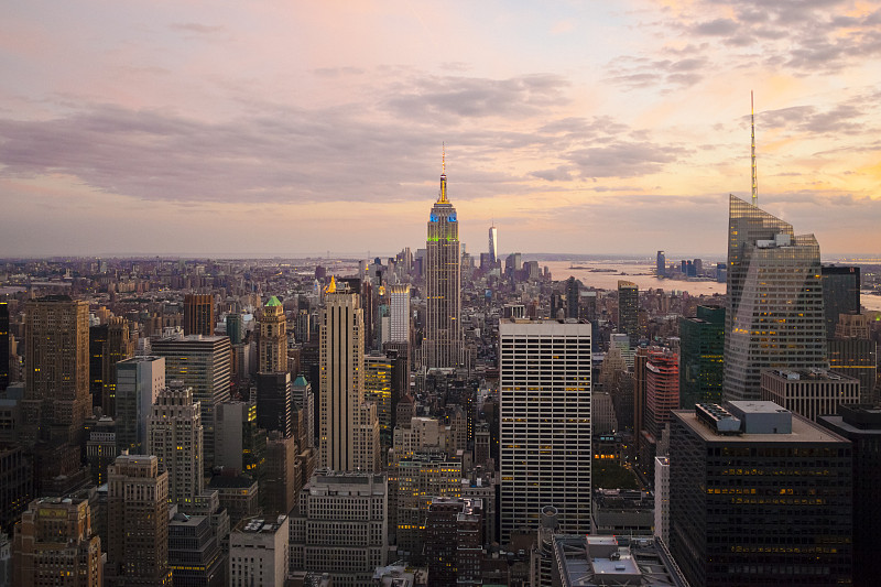 美国，纽约州，纽约市，曼哈顿，日落时的地平线图片素材