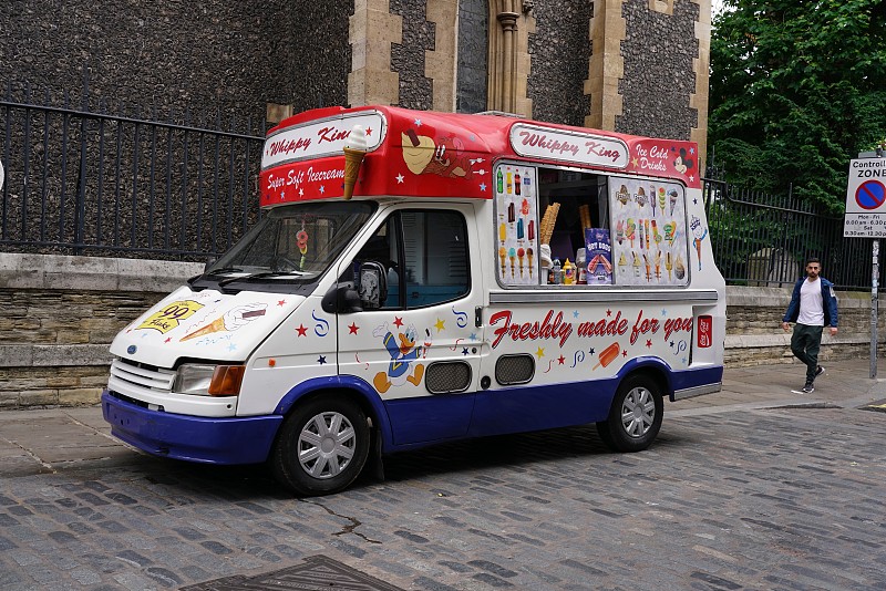 冰淇淋车在伦敦城。图片下载