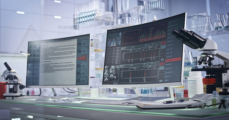 未来的实验室设备。电脑屏幕上的DNA研究图片下载