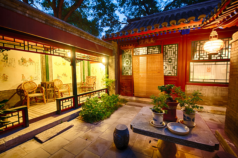北京老胡同里典型的庭院。图片素材