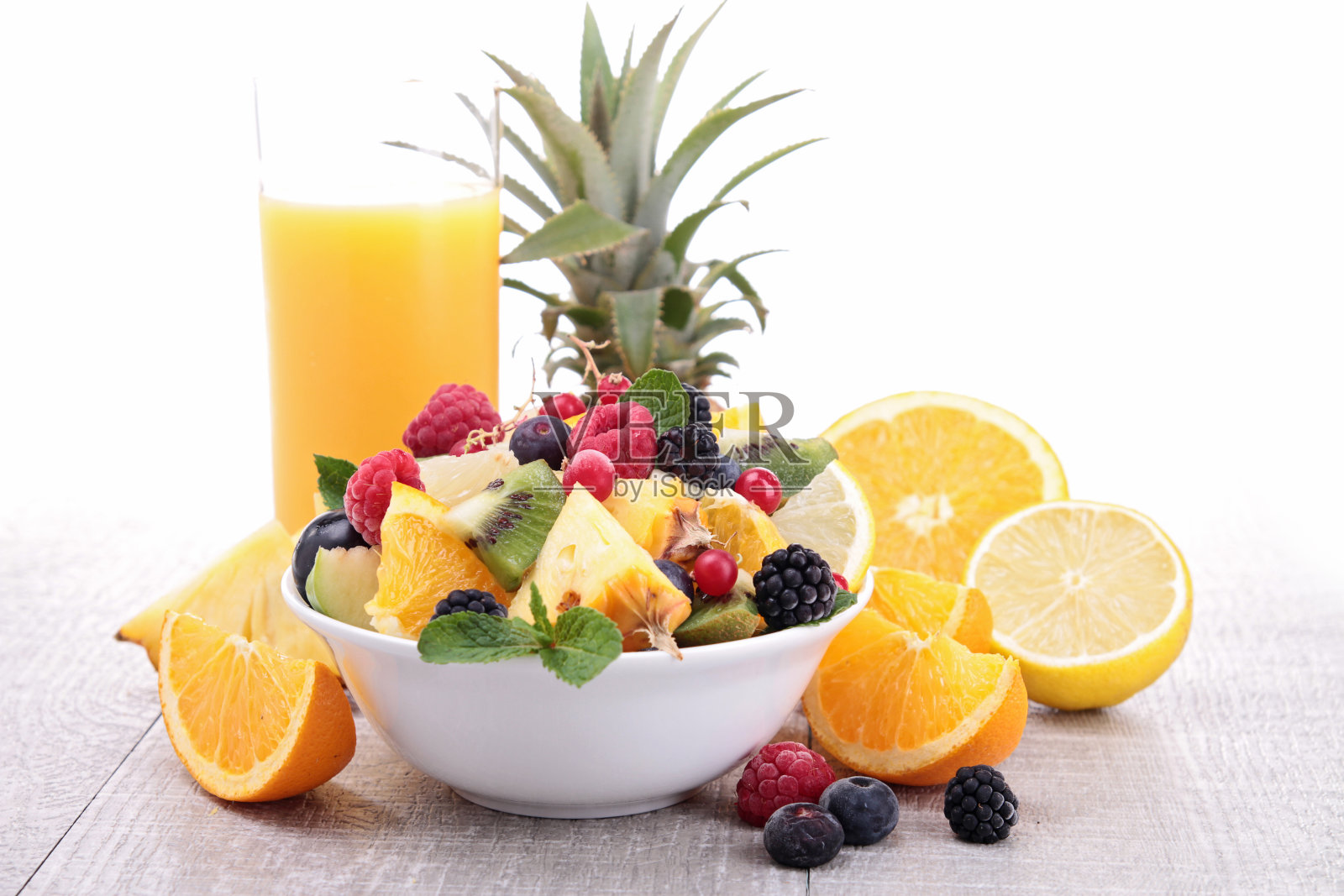 水果沙拉和橙汁照片摄影图片